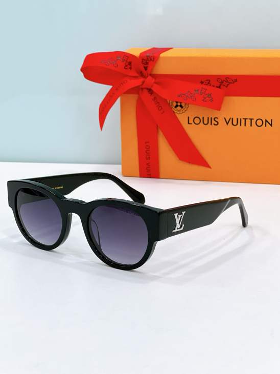 Picture of Louis Vuitton Sunglasses _SKUfw80536800fw